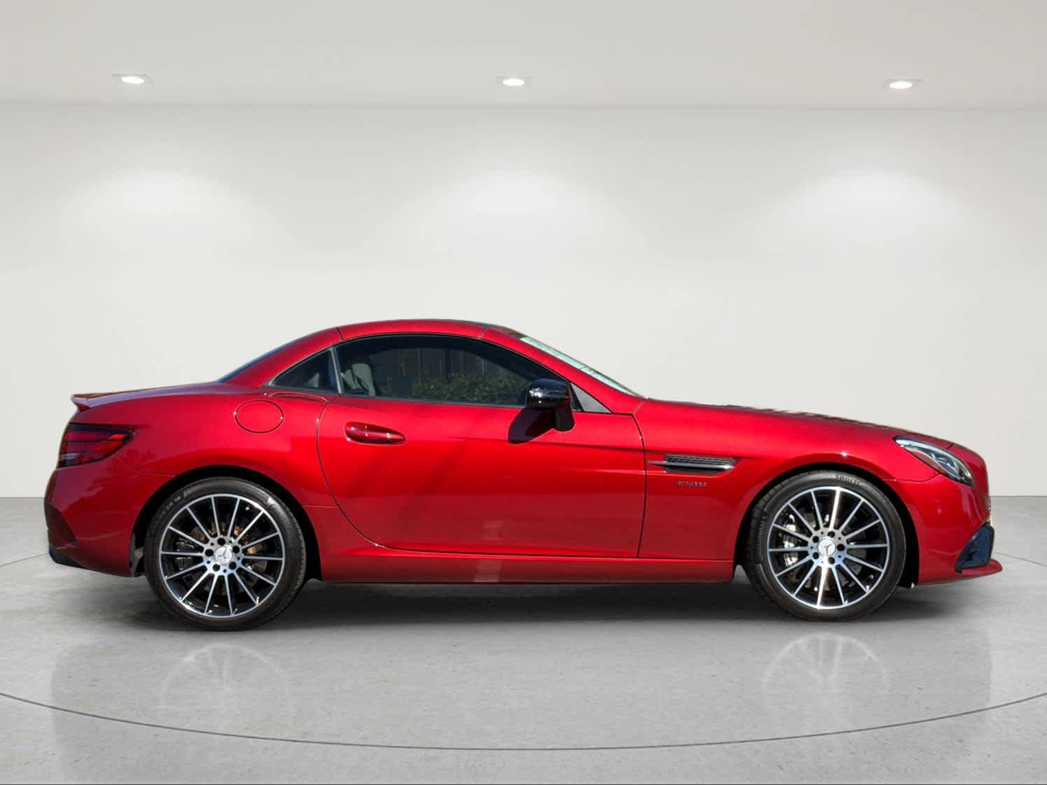 Used 2019 Mercedes-Benz SLC 43 AMG image 6