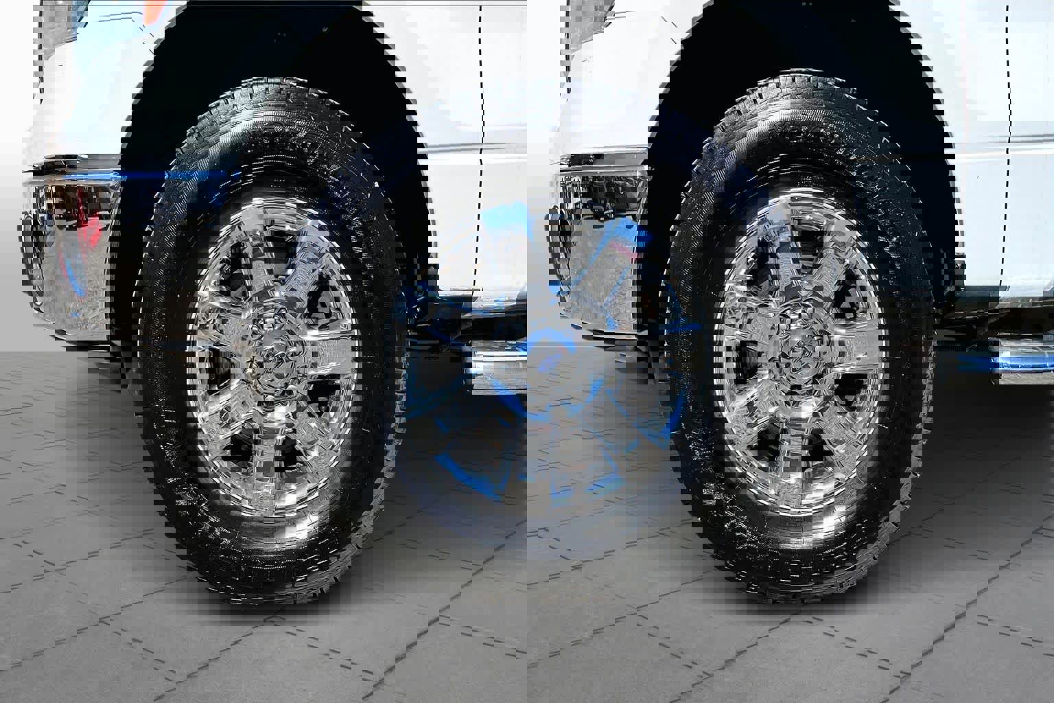 Used 2013 Ford F150 XLT w/ Luxury Equipment Group image 11