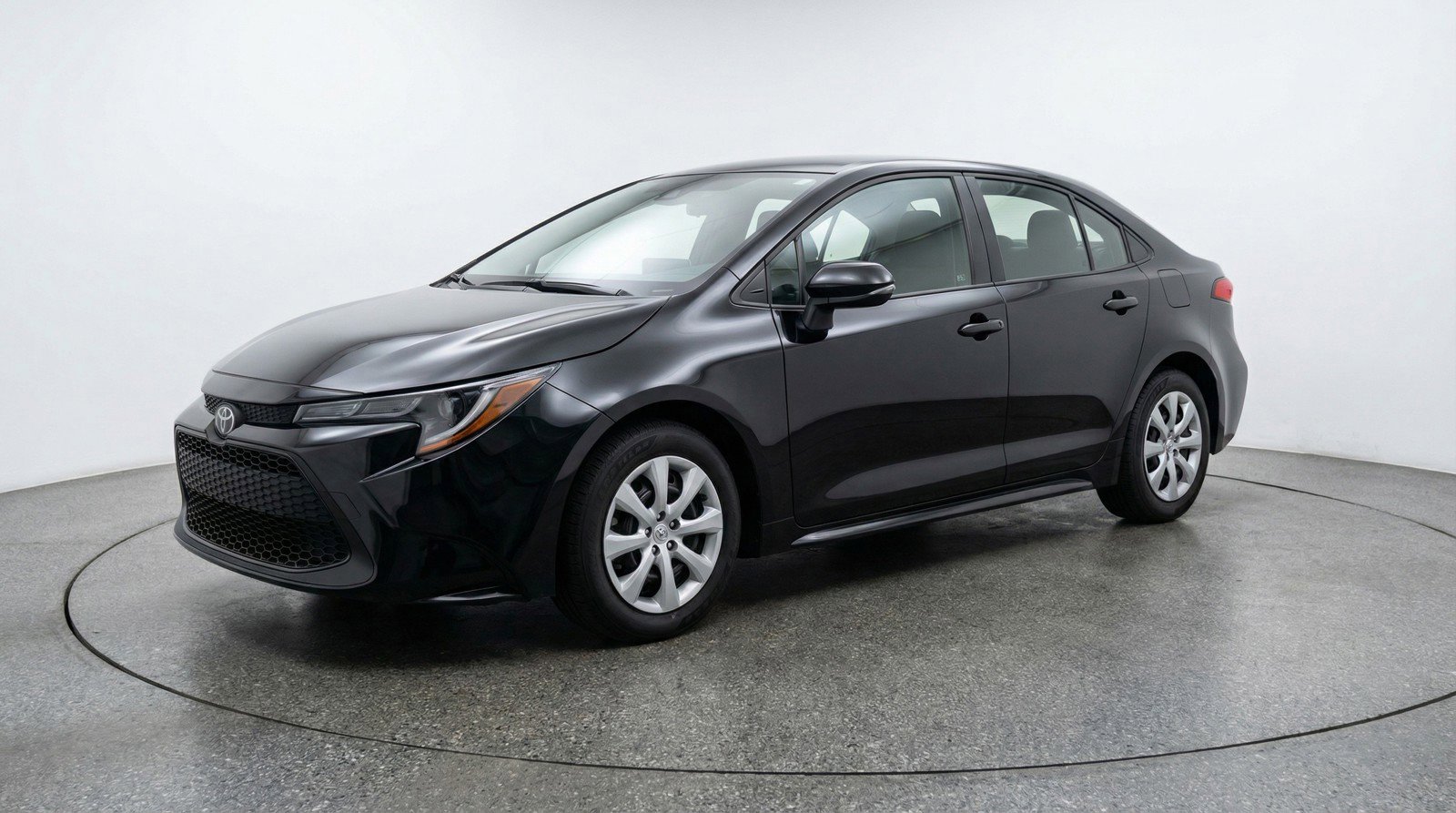 Used 2025 Toyota Corolla LE image 3