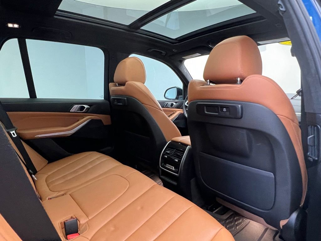 Used 2022 BMW X5 sDrive40i w/ M Sport Package RWD image 8