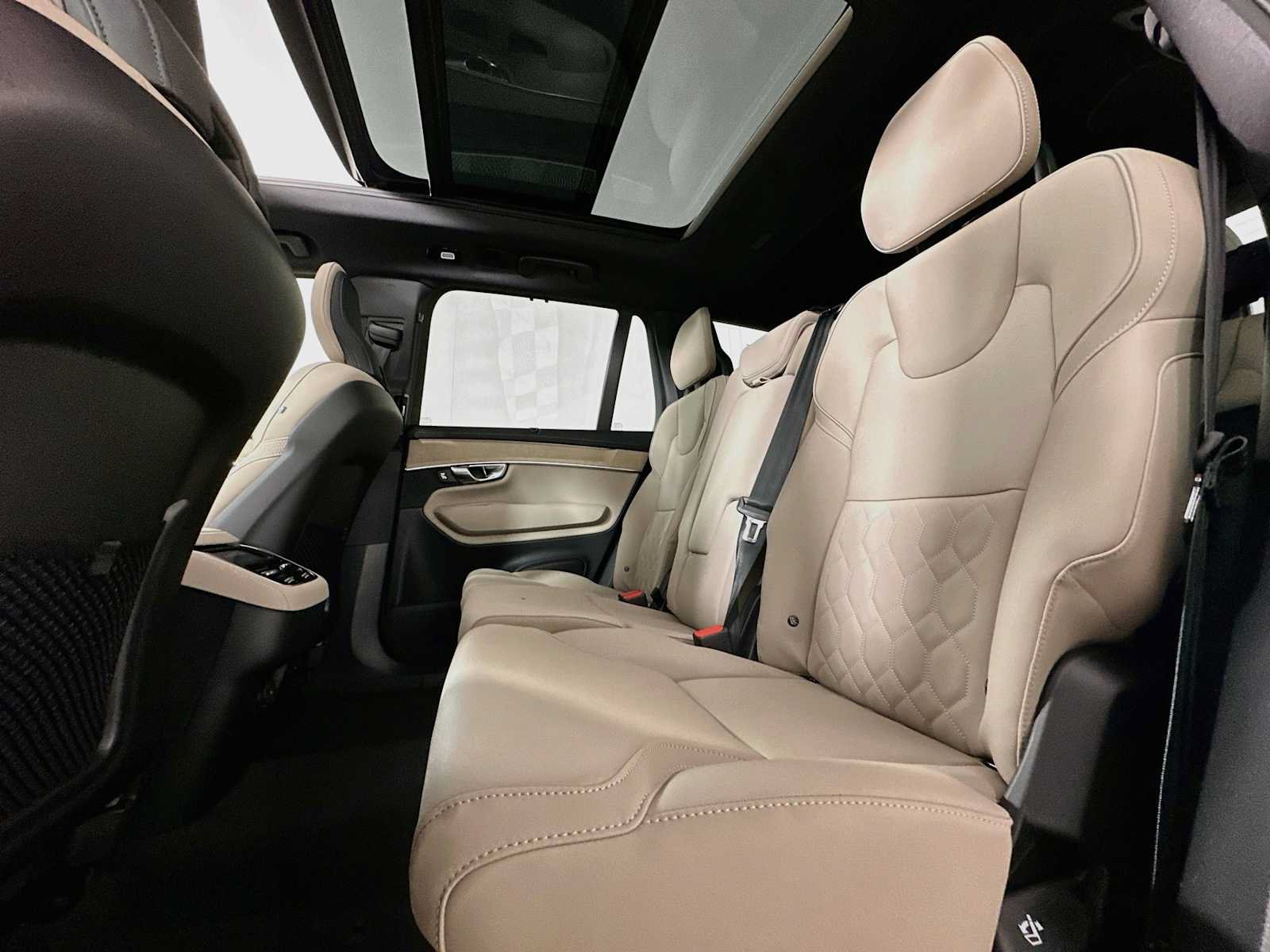 New 2027 Volvo XC90 B6 Plus AWD/4WD image 22