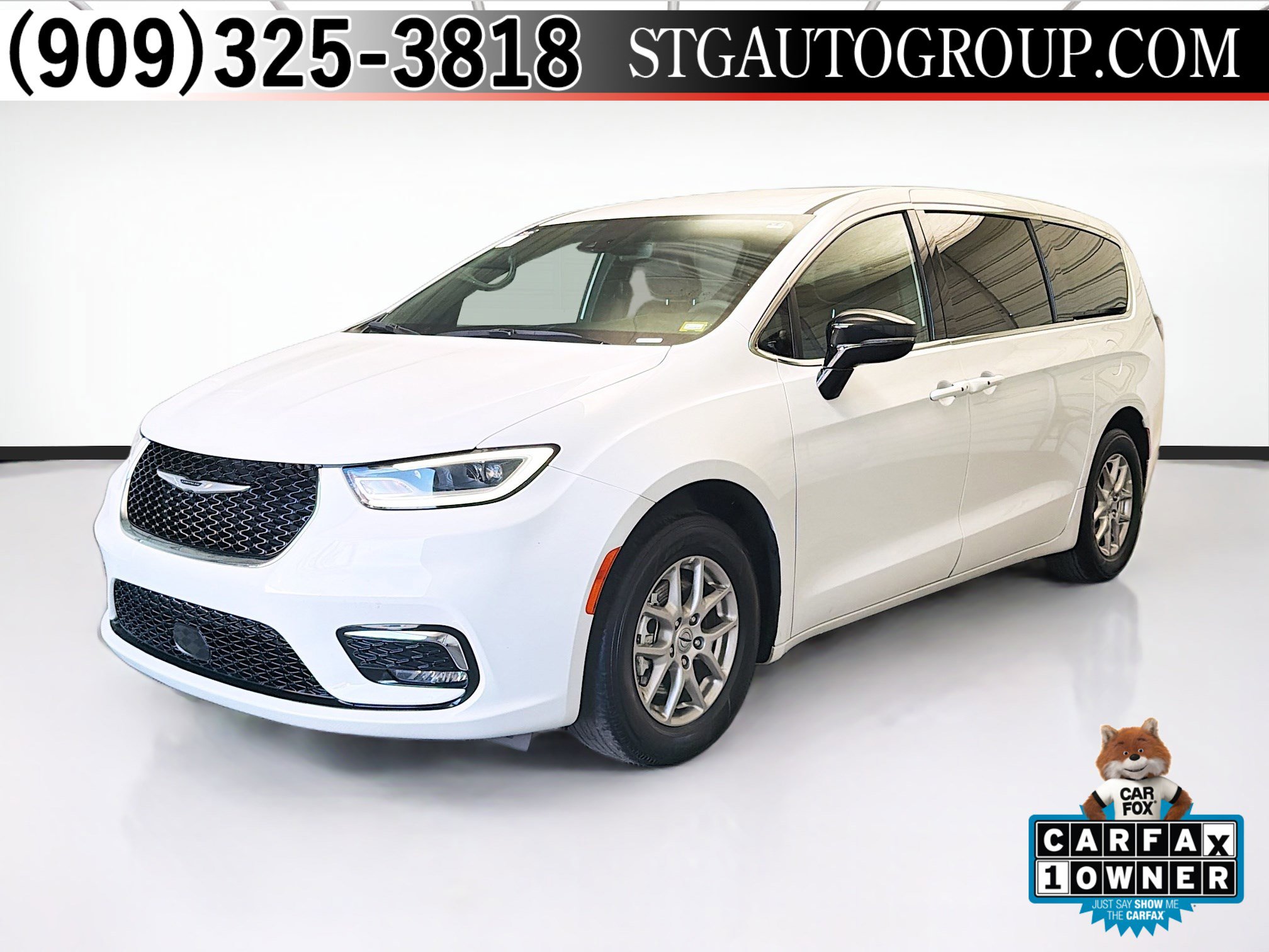 Used 2025 Chrysler Pacifica Select FWD image 1