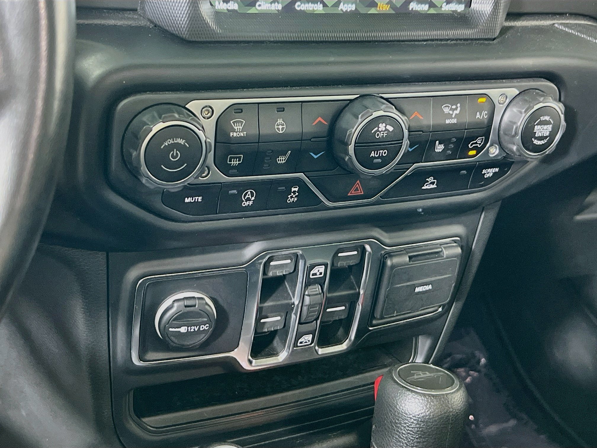 Used 2023 Jeep Gladiator Sport AWD/4WD image 16
