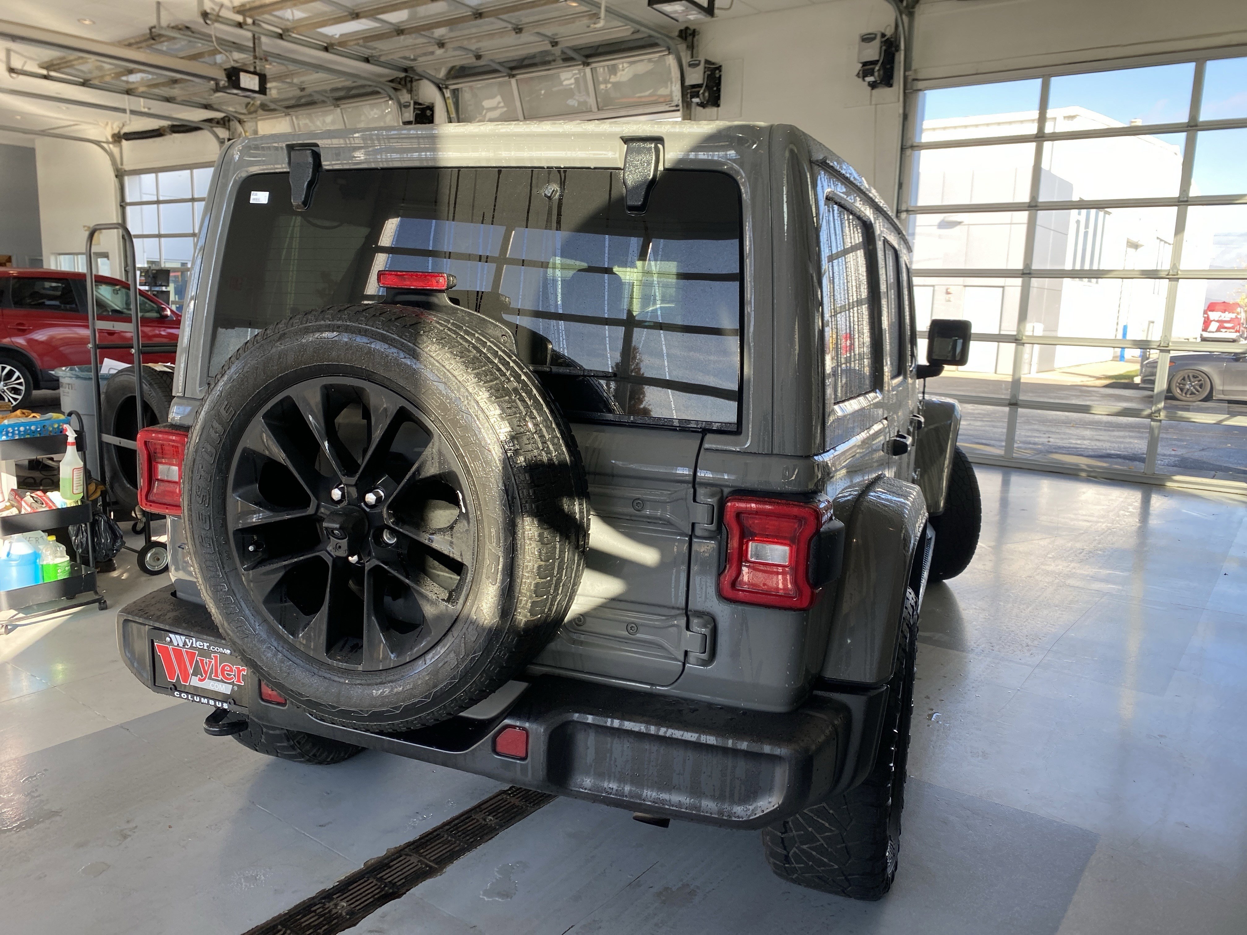 Used 2021 Jeep Wrangler Unlimited Sahara image 4