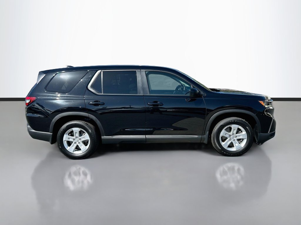 Certified 2023 Honda Pilot LX image 4