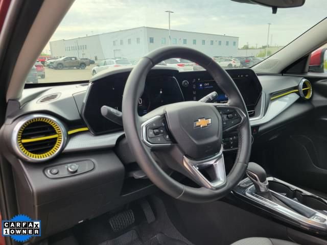 Used 2024 Chevrolet Trax LT w/ LT Convenience Package FWD image 18
