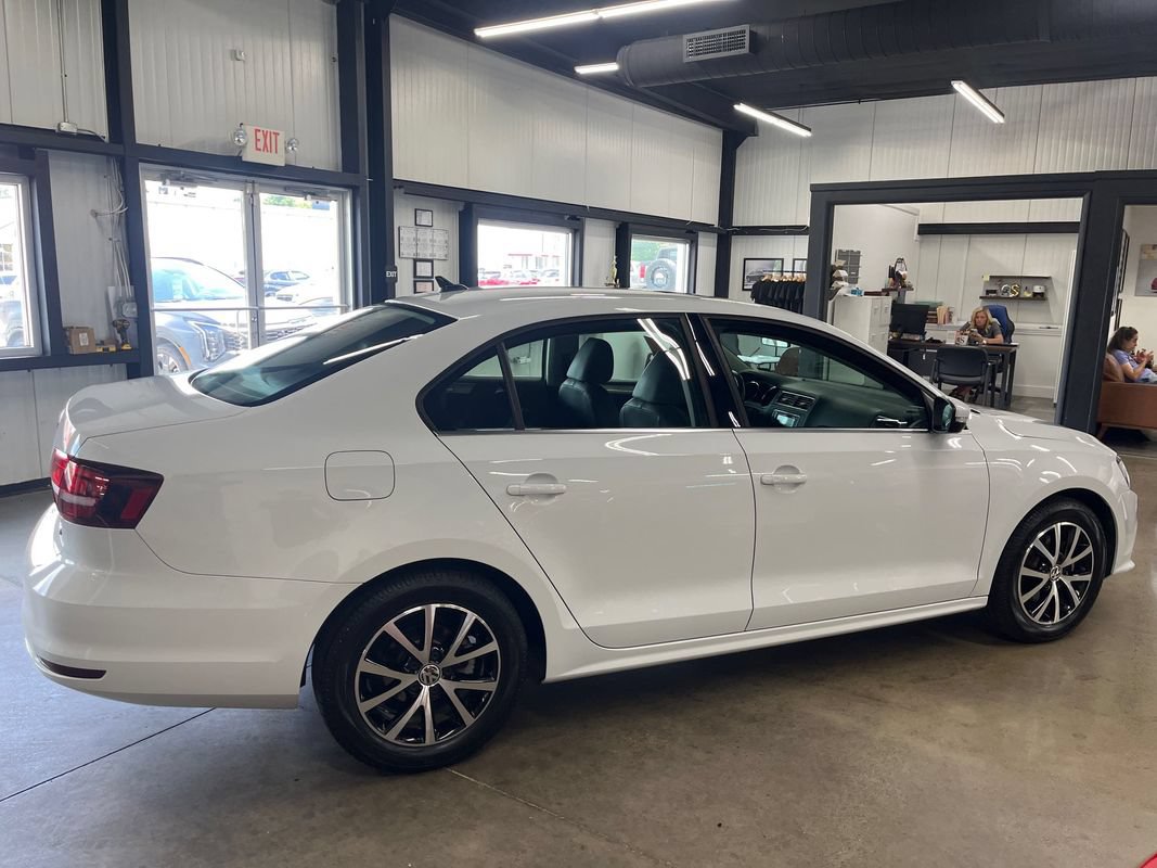 Used 2017 Volkswagen Jetta SE FWD image 13