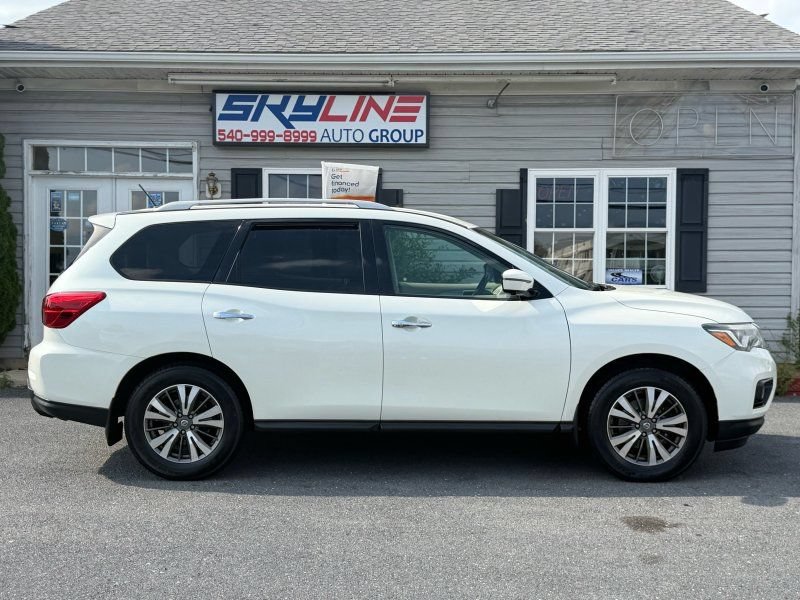 Used 2017 Nissan Pathfinder SL AWD/4WD image 1