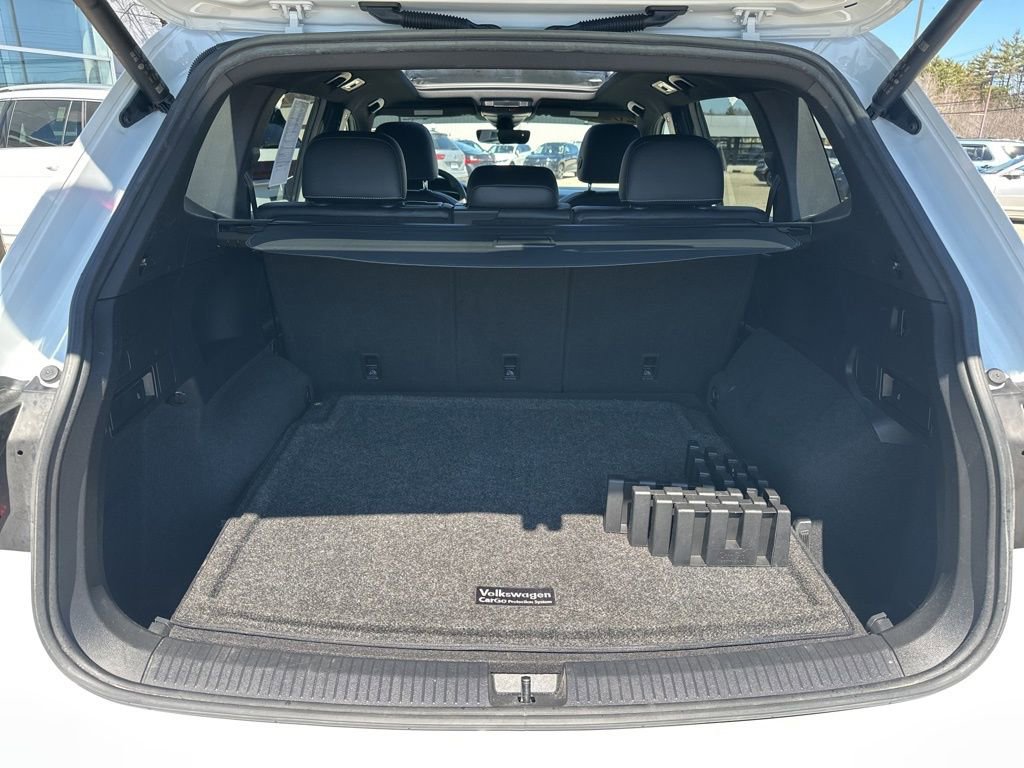 Used 2022 Volkswagen Tiguan SEL R-Line image 29