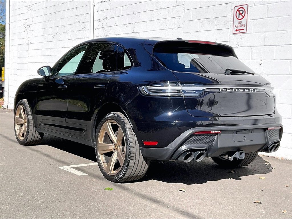 Certified 2023 Porsche Macan AWD/4WD image 3