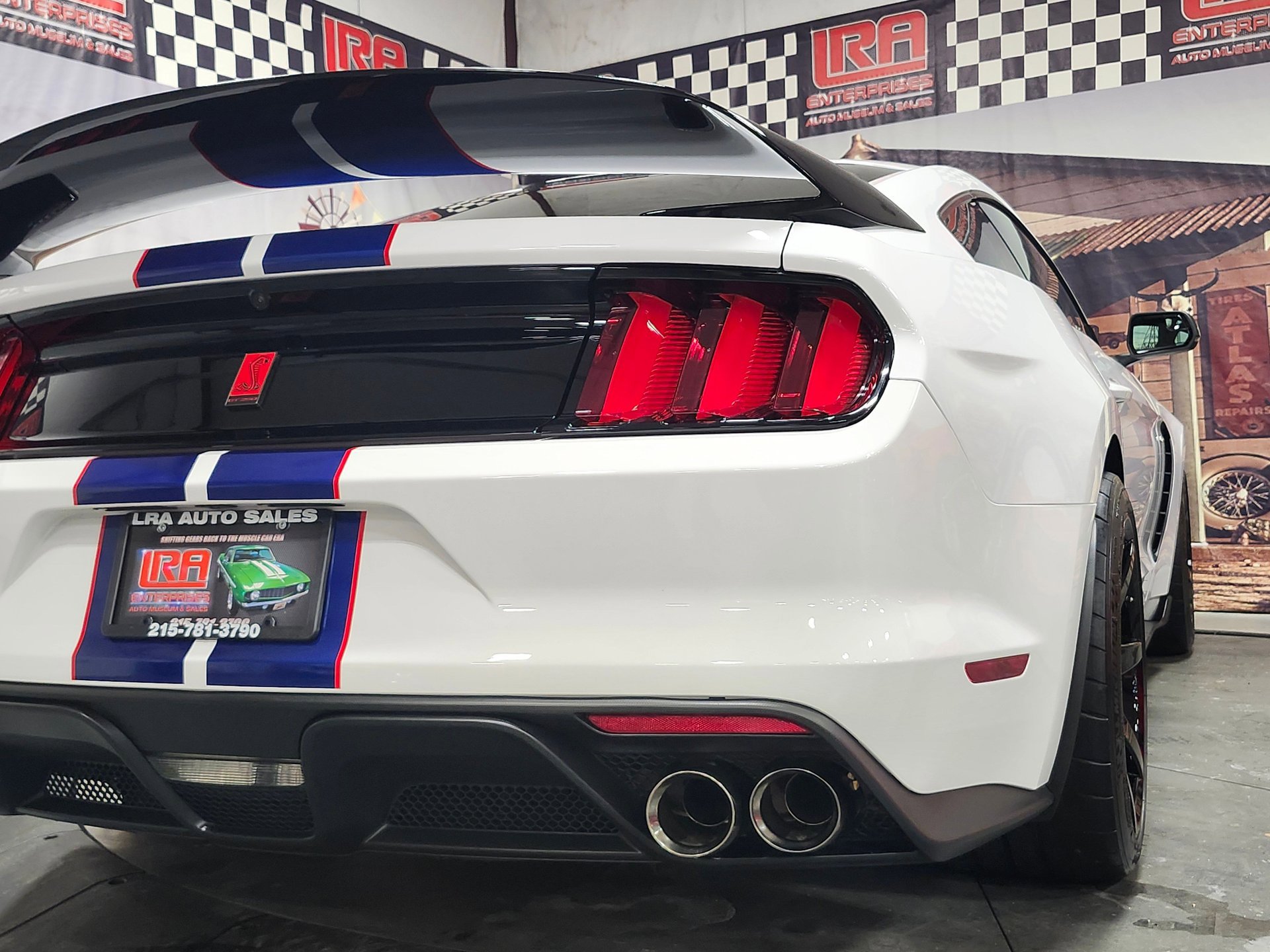 Used 2016 Ford Mustang Shelby GT350R w/ GT350R Equipment Group 920A image 10