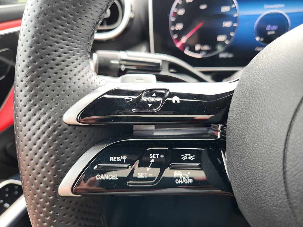 Used 2024 Mercedes-Benz GLC 300 4MATIC image 33