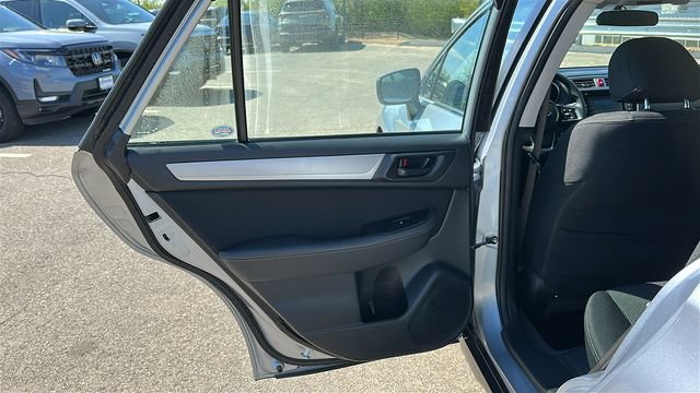 Used 2019 Subaru Outback 2.5i AWD/4WD image 21