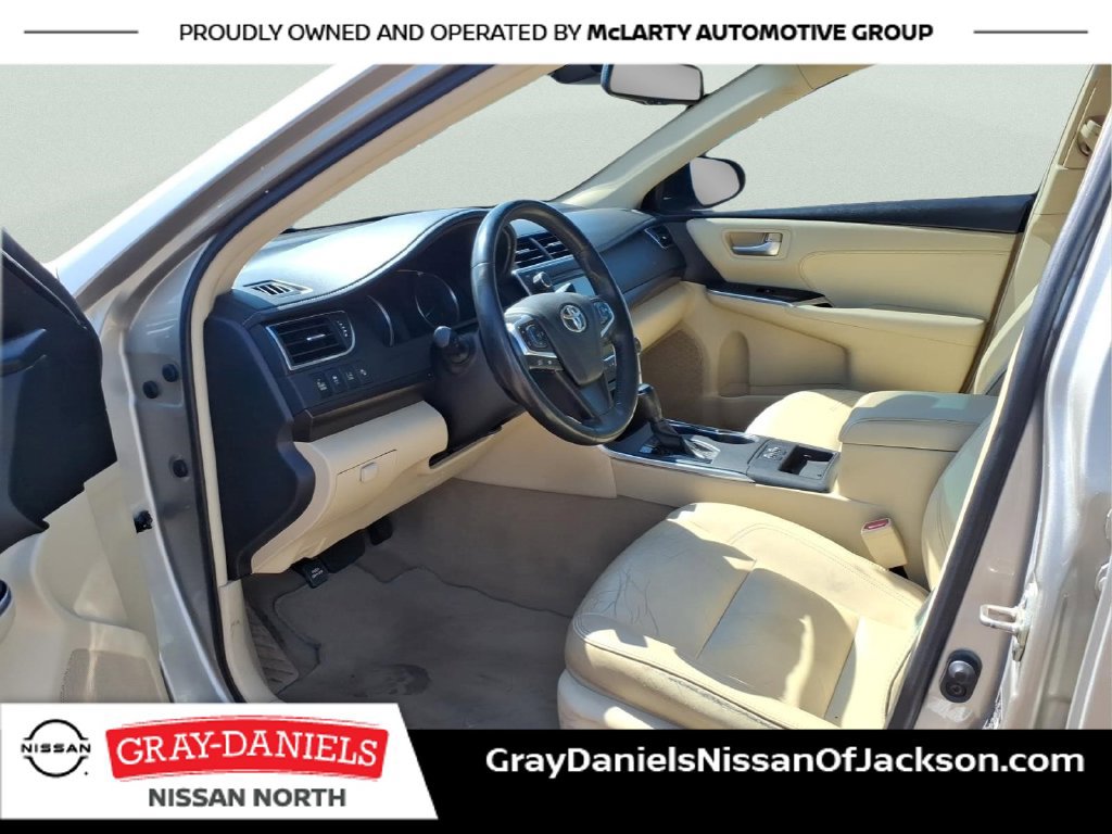 Used 2017 Toyota Camry XLE w/ Moonroof Package FWD image 24