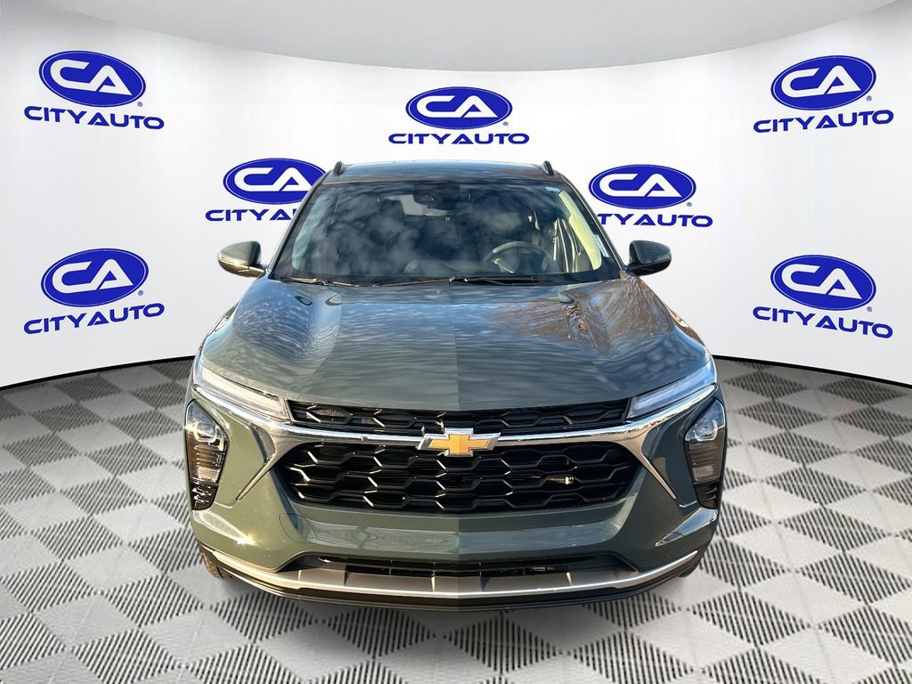 Used 2025 Chevrolet Trax LT image 10