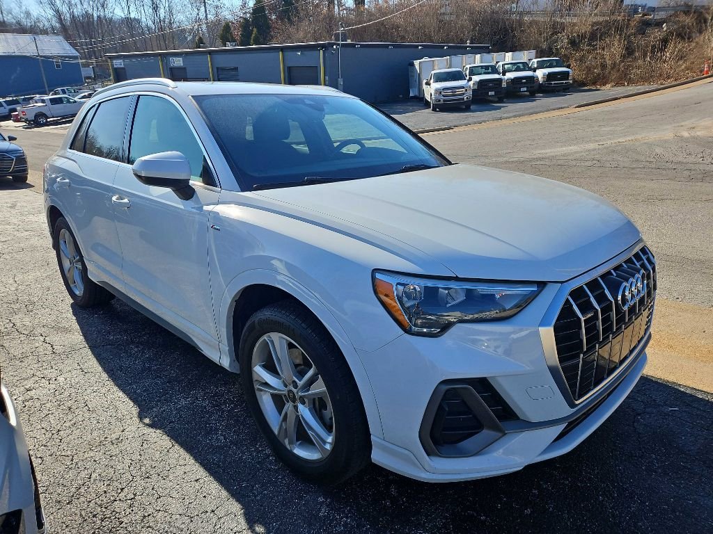 Used 2021 Audi Q3 2.0T Premium w/ Convenience Package image 5