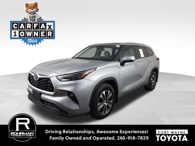 Used 2024 Toyota Highlander XLE AWD/4WD image 1