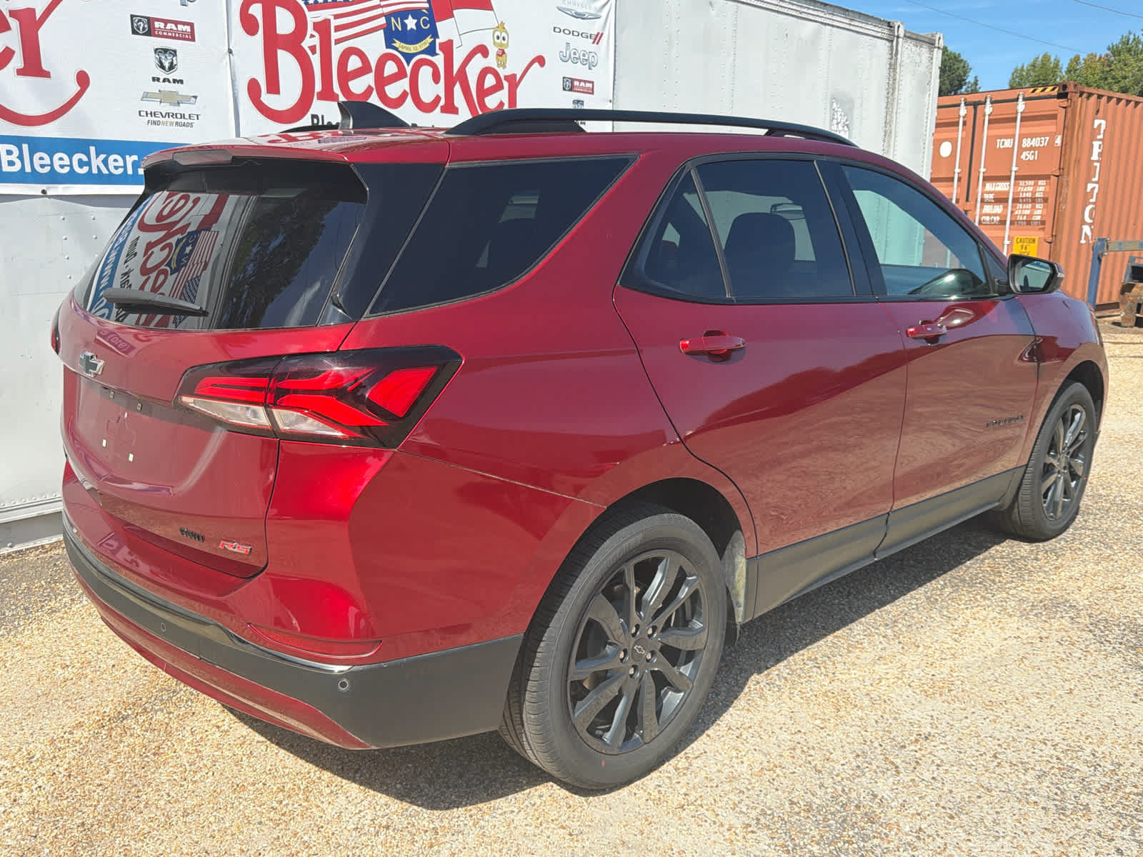Used 2023 Chevrolet Equinox RS w/ RS Leather Package AWD/4WD image 3