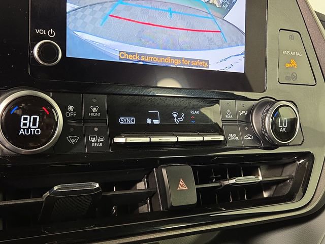Used 2024 Toyota Highlander XLE AWD/4WD image 20