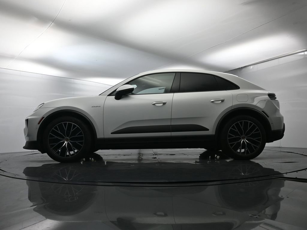 Certified 2025 Porsche Macan Electric image 46