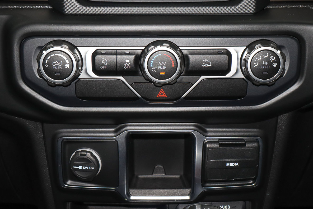 Used 2020 Jeep Gladiator Sport image 11