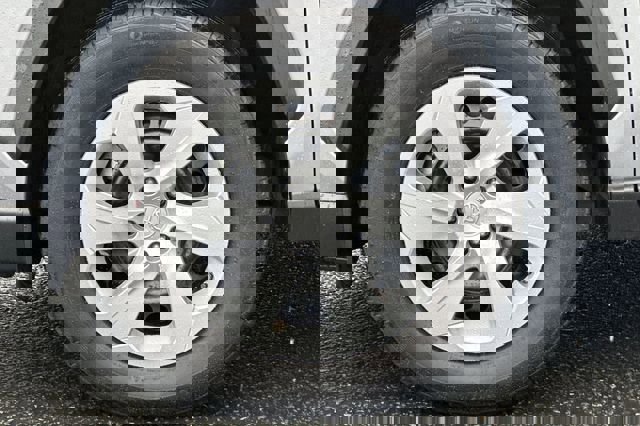 Certified 2025 Toyota RAV4 LE image 31