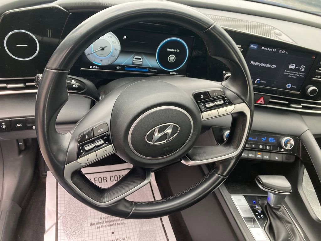 Used 2021 Hyundai Elantra SEL w/ Convenience + Premium Package FWD image 18