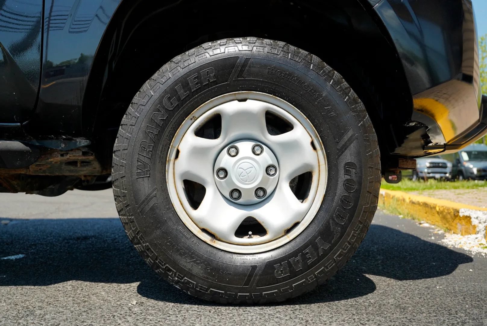 Used 2019 Toyota Tacoma SR w/ SR Convenience Package AWD/4WD image 17