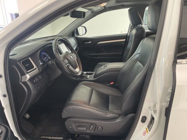 Used 2019 Toyota Highlander XLE image 7
