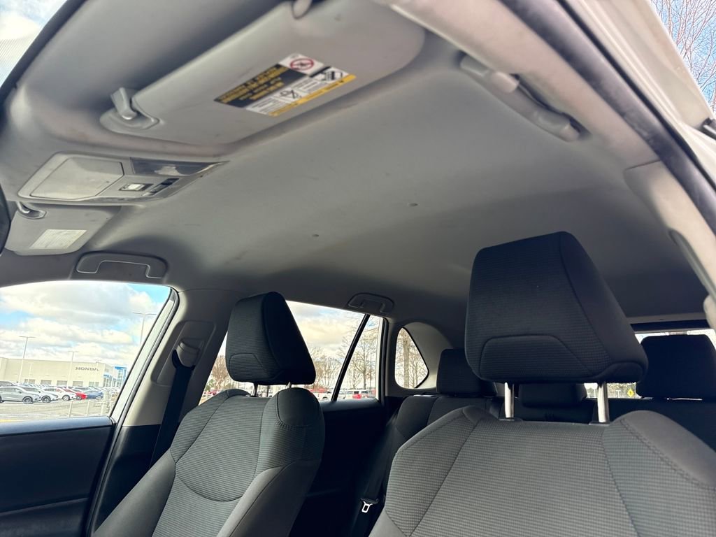 Used 2021 Toyota RAV4 LE image 25