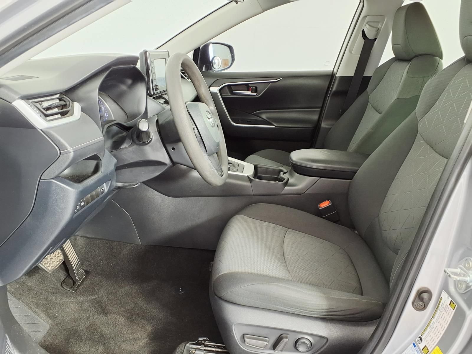 Used 2020 Toyota RAV4 XLE w/ Convenience Package AWD/4WD image 13