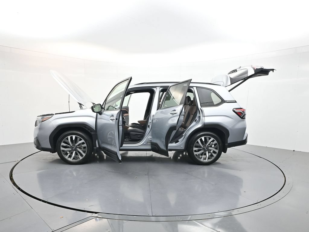 Used 2025 Subaru Forester Touring w/ Popular Package - Touring AWD/4WD image 37