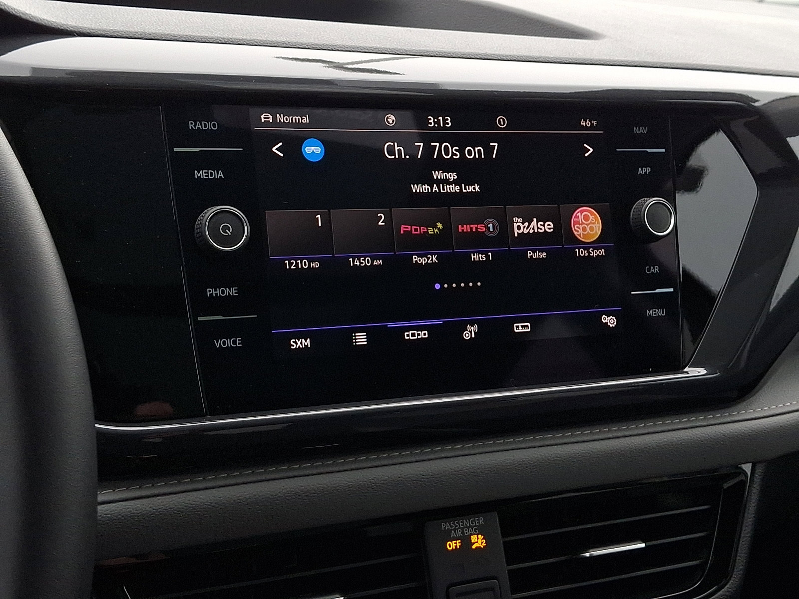 Used 2022 Volkswagen Taos SEL image 17