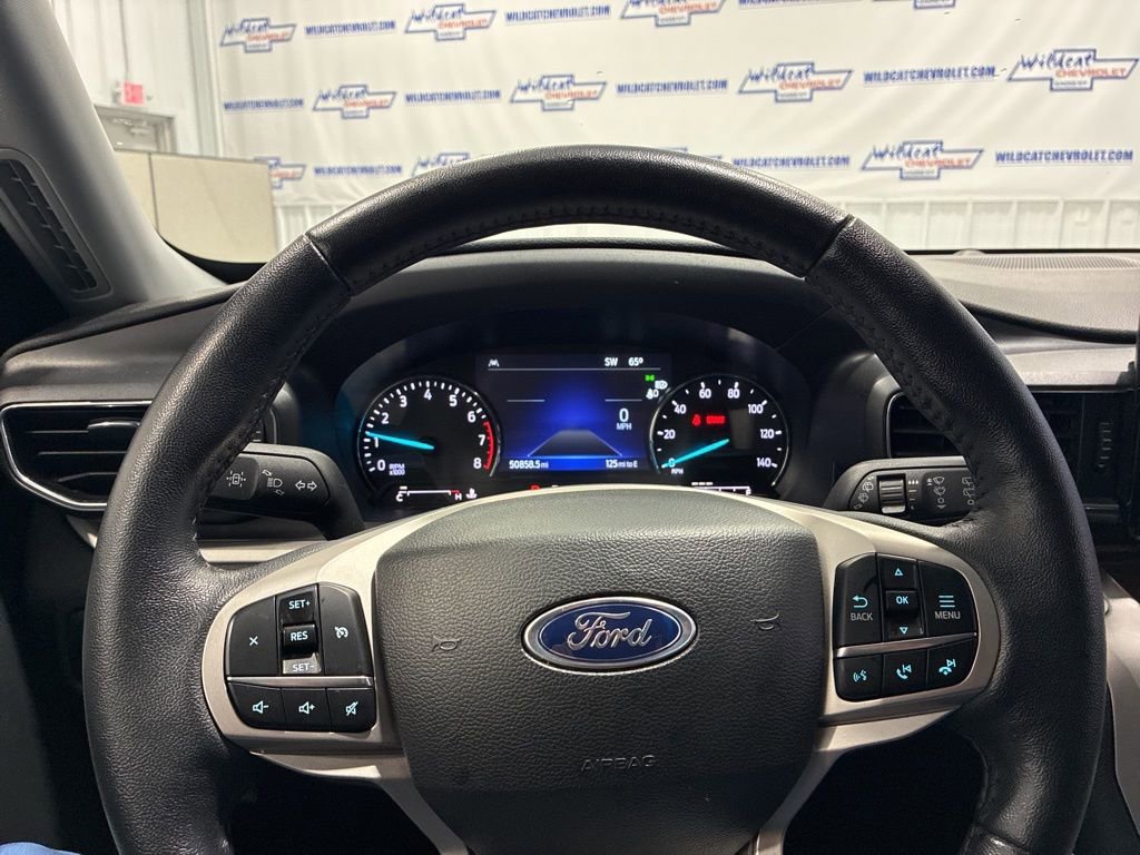 Used 2023 Ford Explorer XLT w/ Equipment Group 202A AWD/4WD image 21