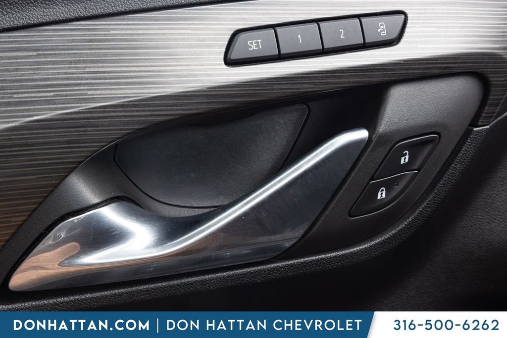 Used 2023 GMC Terrain SLT FWD image 12