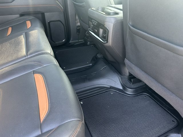 Used 2025 GMC Sierra 1500 AT4 w/ Technology Package AWD/4WD image 11