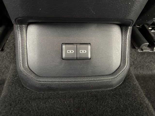 Used 2023 Toyota Highlander L FWD image 48