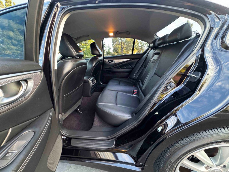 Used 2015 INFINITI Q50 Premium image 32