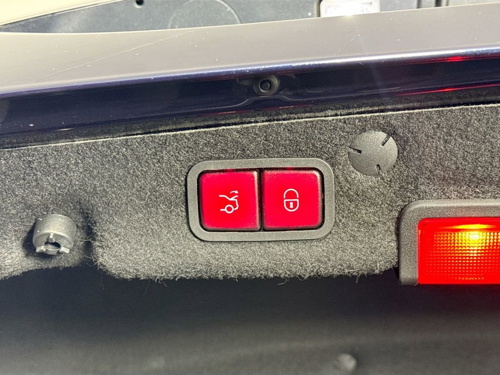 Used 2018 Mercedes-Benz C 300 Sedan image 30