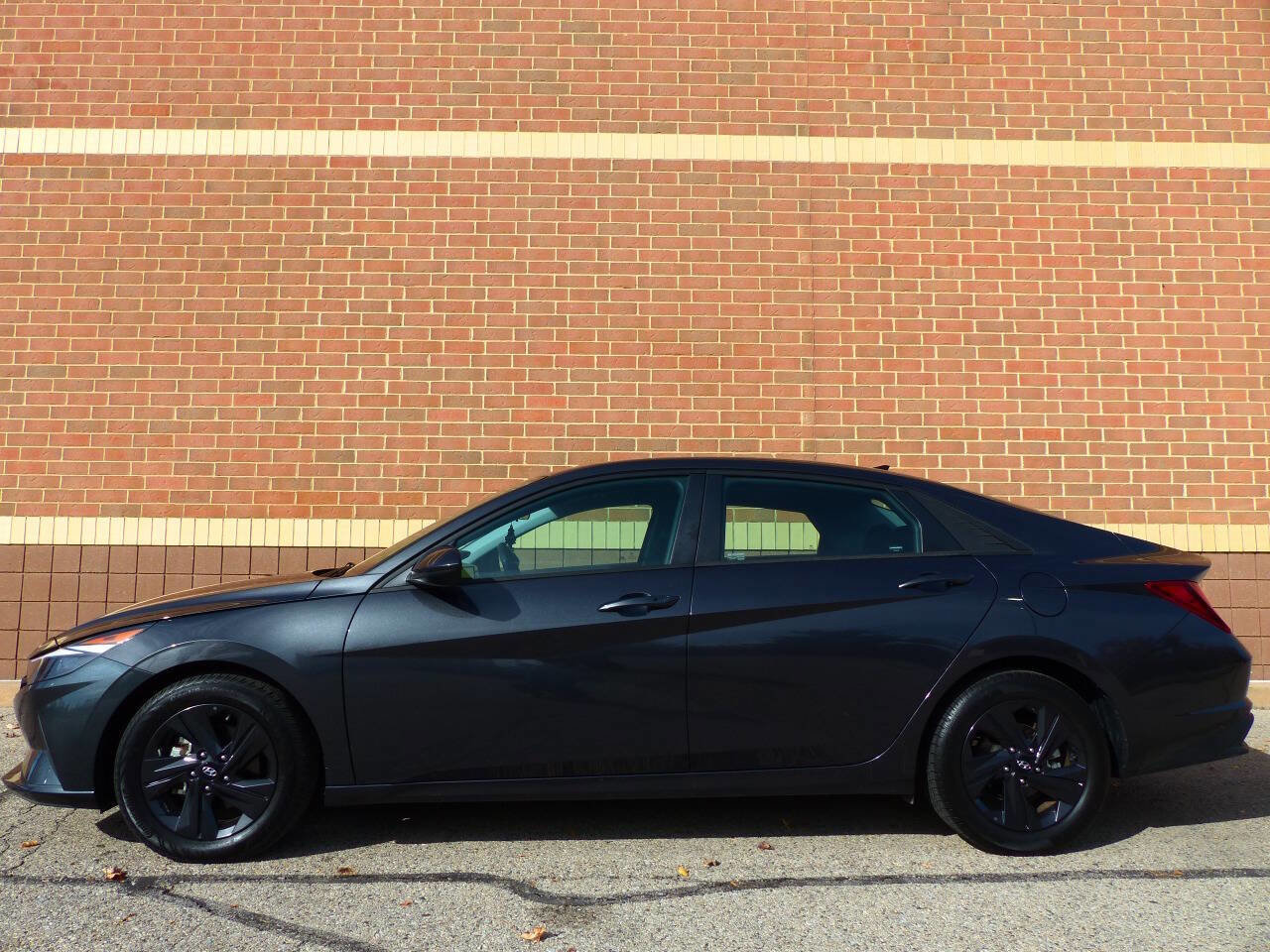 Used 2021 Hyundai Elantra SEL w/ Convenience Package image 6