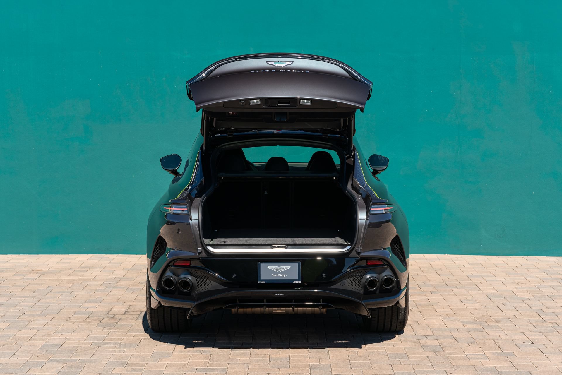 Used 2025 Aston Martin DBX 707 AWD/4WD image 7