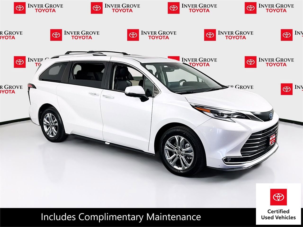Certified 2022 Toyota Sienna Platinum image 3
