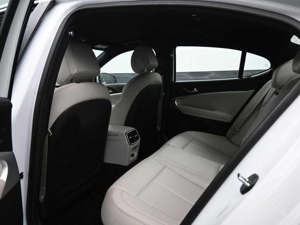 Used 2024 Genesis G70 2.5T image 28