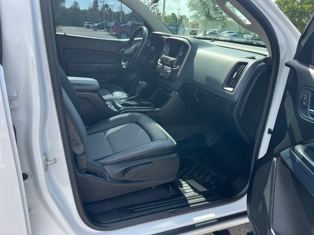 Used 2021 Chevrolet Colorado Z71 w/ Safety Package AWD/4WD image 12
