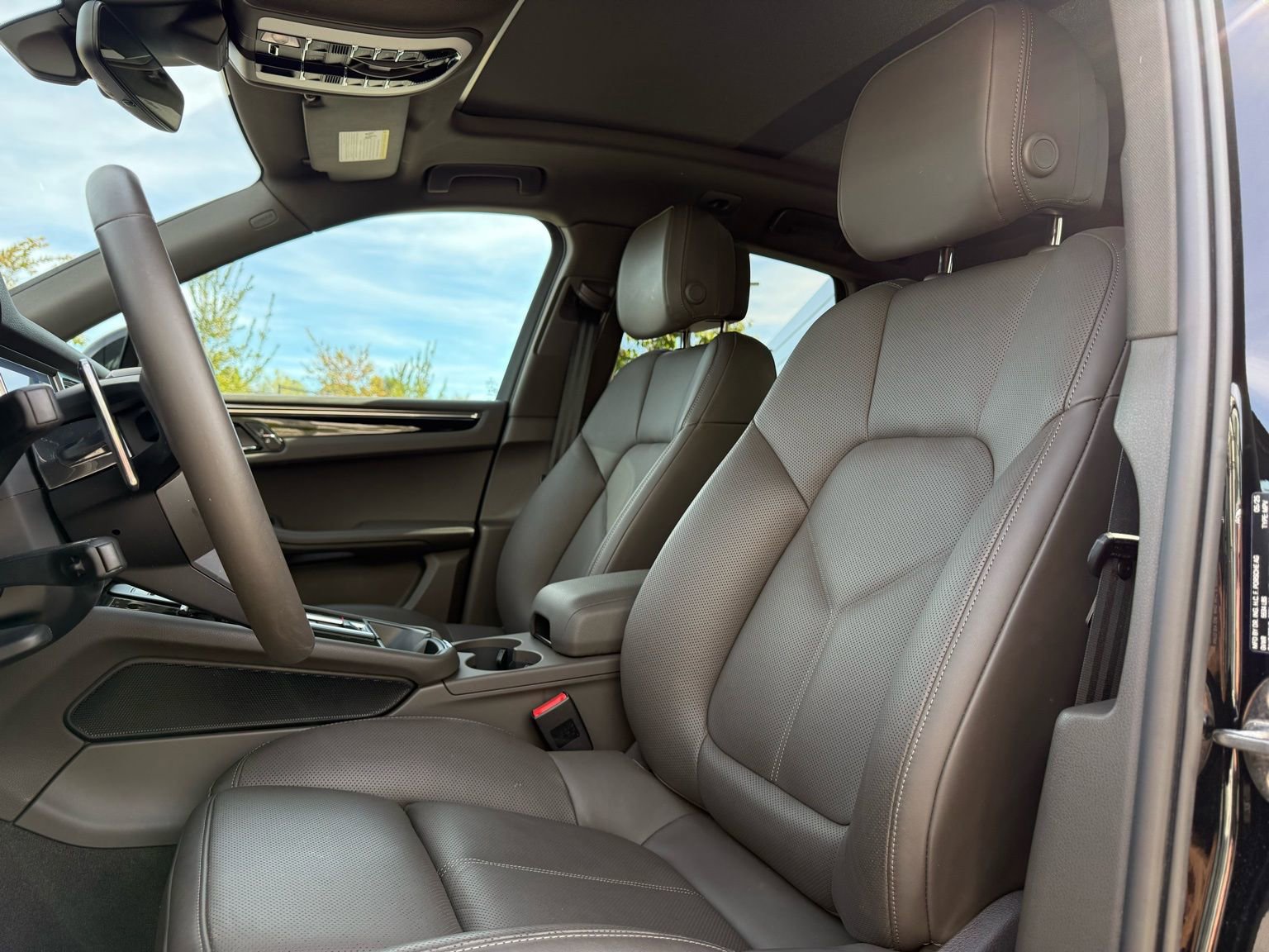 Used 2025 Porsche Macan image 5