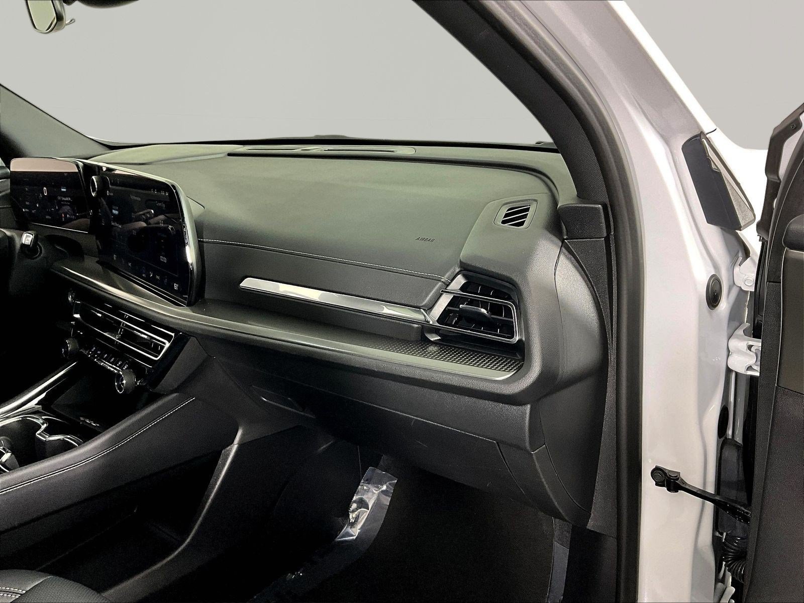 Used 2026 Chevrolet Traverse LT AWD/4WD image 27