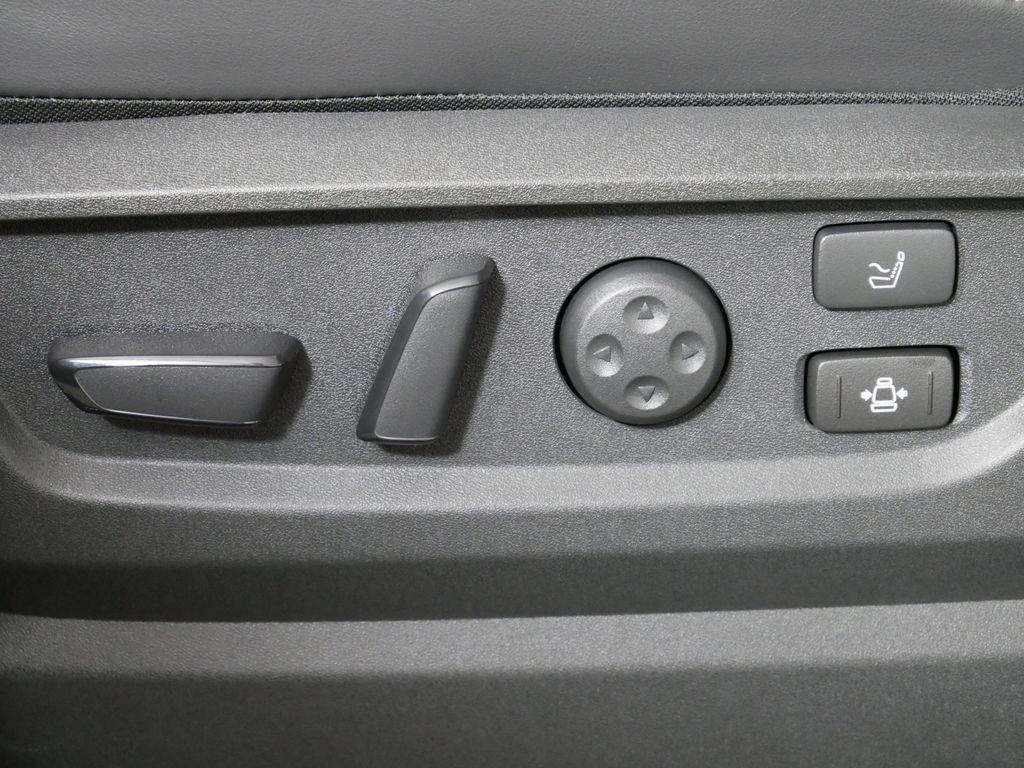 New 2025 INFINITI QX80 Sensory image 15