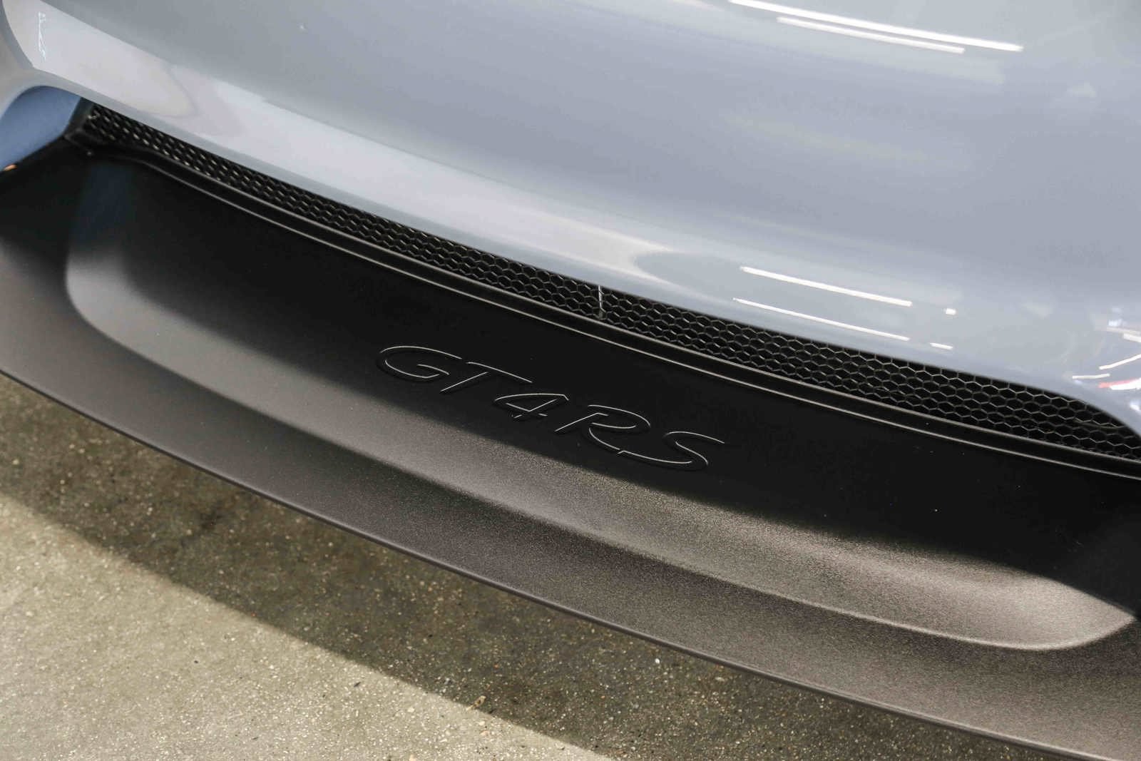 Used 2025 Porsche 718 Cayman GT4 RS w/ Weissach Package RWD image 33