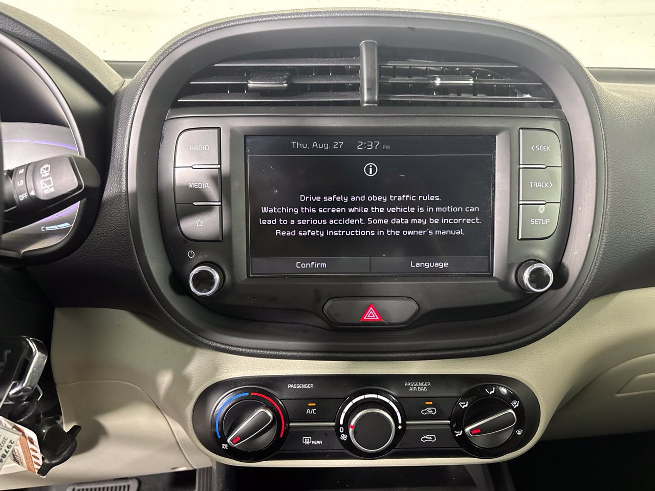 Used 2025 Kia Soul LX FWD image 17
