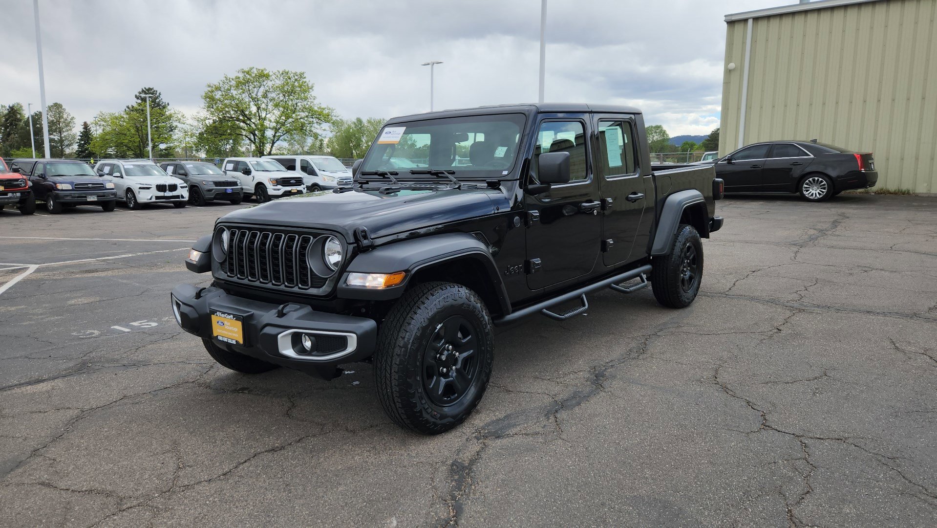 Used 2026 Jeep Gladiator Sport AWD/4WD image 2